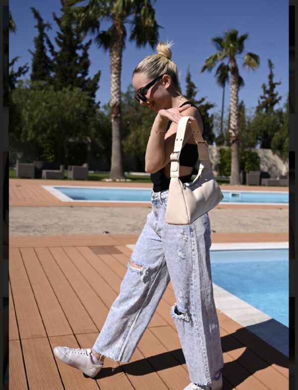 Total white bag🪞🤍